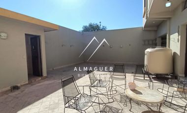 Casa en renta en Centro de Guadalupe, en esquina, ideal para oficina o negocio.