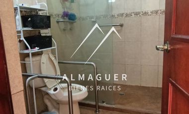 Casa en renta en Centro de Guadalupe, en esquina, ideal para oficina o negocio.