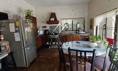 Casa en renta en Centro de Guadalupe, en esquina, ideal para oficina o negocio.