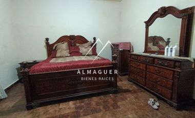Casa en renta en Centro de Guadalupe, en esquina, ideal para oficina o negocio.