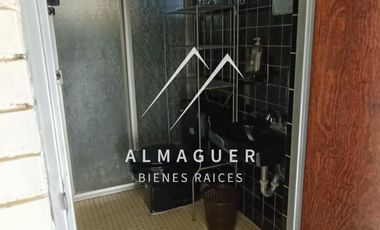 Casa en renta en Centro de Guadalupe, en esquina, ideal para oficina o negocio.