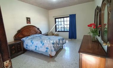 Casa en renta en Centro de Guadalupe, en esquina, ideal para oficina o negocio.