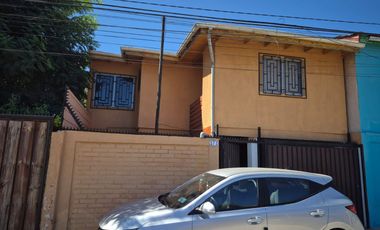 Amplia casa en arriendo cerca de calle principal en Nogales el melon