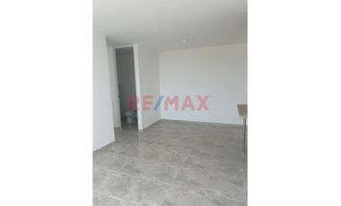 Alquiler De Dpto En 5To Piso Con Estacionamiento En Condominio 