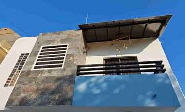 VENDO CASA CON PISCINA DENTRO DE URBANIZACIÓN.