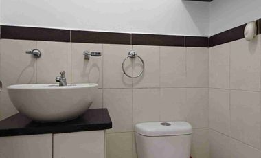 VENDO CASA CON PISCINA DENTRO DE URBANIZACIÓN.