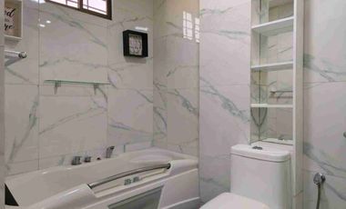 VENDO CASA CON PISCINA DENTRO DE URBANIZACIÓN.