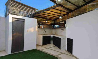 VENDO CASA CON PISCINA DENTRO DE URBANIZACIÓN.