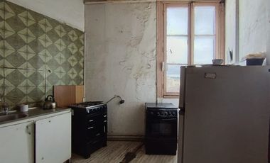 Venta casona con vista al mar para inversión en sector puerto Valparaíso