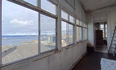 Venta casona con vista al mar para inversión en sector puerto Valparaíso