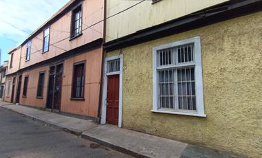 Venta casona con vista al mar para inversión en sector puerto Valparaíso