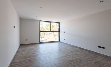 CASA EN VENTA CON 3 RECÁMARAS EN LOMAS DE ANGELÓPOLIS 2