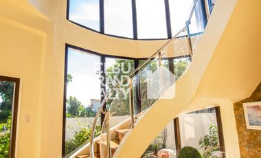 Cozy Two-Story Home with Scenic Views and Swimming Pool in Amara