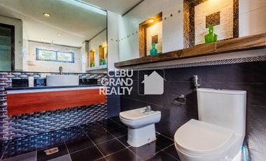 Cozy Two-Story Home with Scenic Views and Swimming Pool in Amara