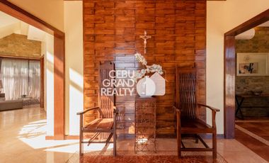 Cozy Two-Story Home with Scenic Views and Swimming Pool in Amara