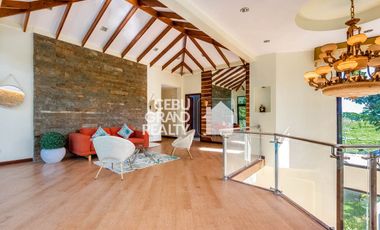 Cozy Two-Story Home with Scenic Views and Swimming Pool in Amara