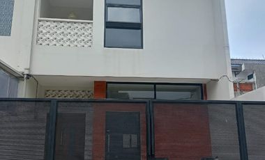 Jual Rumah BARU posisi Depan dekat Metro Indah Mall MiM Margahayu Raya Al Islam Bandung Jalan Lebar