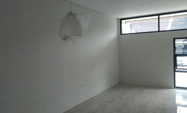 Jual Rumah BARU posisi Depan dekat Metro Indah Mall MiM Margahayu Raya Al Islam Bandung Jalan Lebar