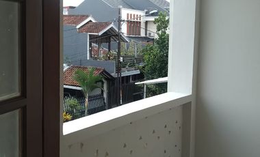 Jual Rumah BARU posisi Depan dekat Metro Indah Mall MiM Margahayu Raya Al Islam Bandung Jalan Lebar