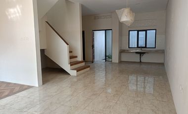 Jual Rumah BARU posisi Depan dekat Metro Indah Mall MiM Margahayu Raya Al Islam Bandung Jalan Lebar