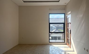 Jual Rumah BARU posisi Depan dekat Metro Indah Mall MiM Margahayu Raya Al Islam Bandung Jalan Lebar
