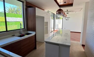 Casa con piscina en renta, Sector Tumbaco Megakiwi