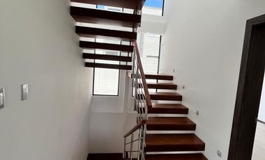 Casa con piscina en renta, Sector Tumbaco Megakiwi