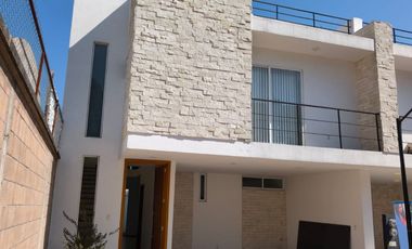 CASA EN FRACCIONAMIENTO EN VENTA EN SAN PEDRO CHOLULA