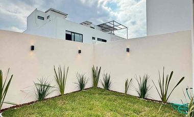 Vive dentro de fraccionamiento residencial privado en la zona de mayor plusvalia del puerto🏖️