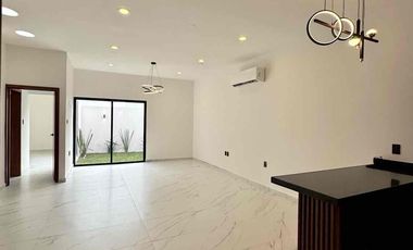 Vive dentro de fraccionamiento residencial privado en la zona de mayor plusvalia del puerto🏖️