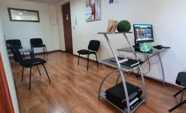 Se Vende Oficina en Edificio Sinergia (Rentando)