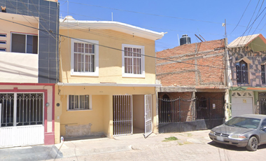 Casa En Remate Bancario- Fraccionamiento Cosmos, Pabellón De Arteaga, Aguascalientes.