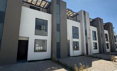 Casa en Privada Residencial 3 habitaciones CON ALBERCA
