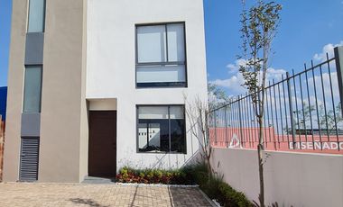 Casa en Privada Residencial 3 habitaciones CON ALBERCA