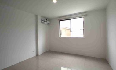 Alquiler de casa en Ciudad Celeste de 3 habitaciones cerca de colegio Alemán Humboldt