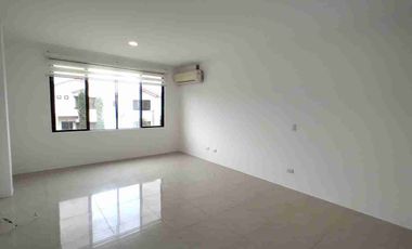 Alquiler de casa en Ciudad Celeste de 3 habitaciones cerca de colegio Alemán Humboldt