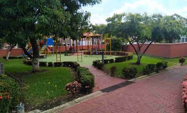 Alquiler de casa en Ciudad Celeste de 3 habitaciones cerca de colegio Alemán Humboldt