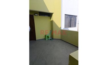 Alquilo Oficina Con Baño, Ingreso Independiente En 4To Piso A Unas Cuadras De La Corte Superior De Justicia En Urb. Natasha Alta S/. 550.00