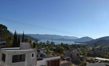 SE VENDE DEPARTAMENTO NUEVO Con VISTA A LA LAGUNA en VALLE DE BRAVO