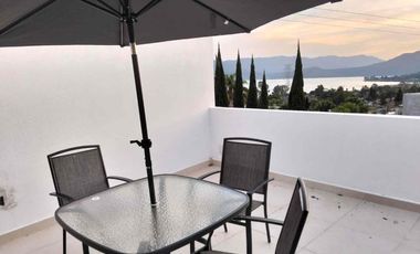 SE VENDE DEPARTAMENTO NUEVO Con VISTA A LA LAGUNA en VALLE DE BRAVO