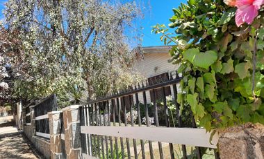 Venta De Casa En Barrio Residencial De Algarrobo