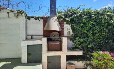 Venta De Casa En Barrio Residencial De Algarrobo