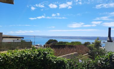 Venta De Casa En Barrio Residencial De Algarrobo