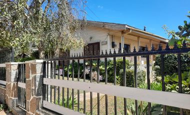 Venta De Casa En Barrio Residencial De Algarrobo