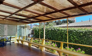 Venta De Casa En Barrio Residencial De Algarrobo