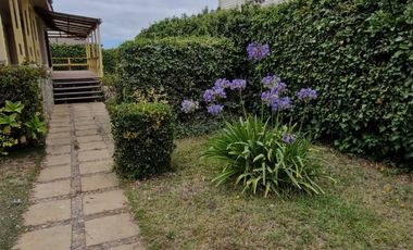 Venta De Casa En Barrio Residencial De Algarrobo