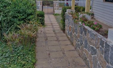 Venta De Casa En Barrio Residencial De Algarrobo