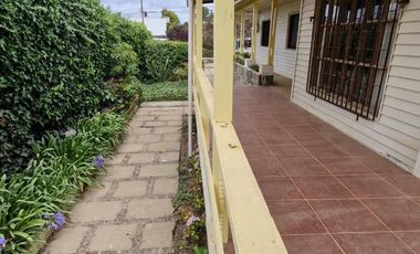 Venta De Casa En Barrio Residencial De Algarrobo