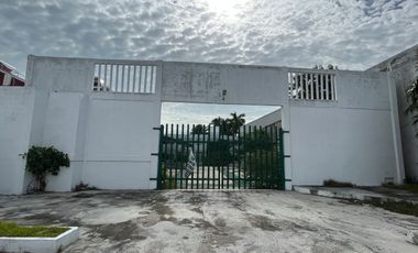 ✨PATIO CON OFICINAS ADMINISTRATIVAS EN RENTA EN CIUDAD DEL CARMEN✨ 📍Calle 70 Col. San Agustín del Palmar
