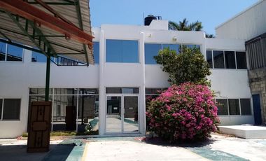 ✨PATIO CON OFICINAS ADMINISTRATIVAS EN RENTA EN CIUDAD DEL CARMEN✨ 📍Calle 70 Col. San Agustín del Palmar